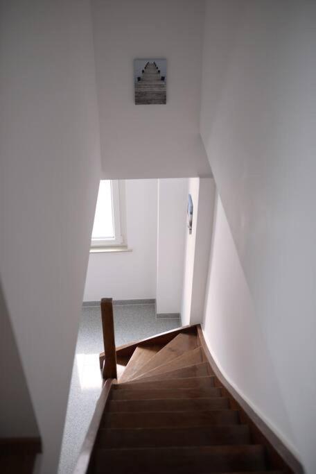 1 Zimmer Wohnung Dg Mit Klimaanlage Und Kleinen Balkon Oedheim Екстер'єр фото