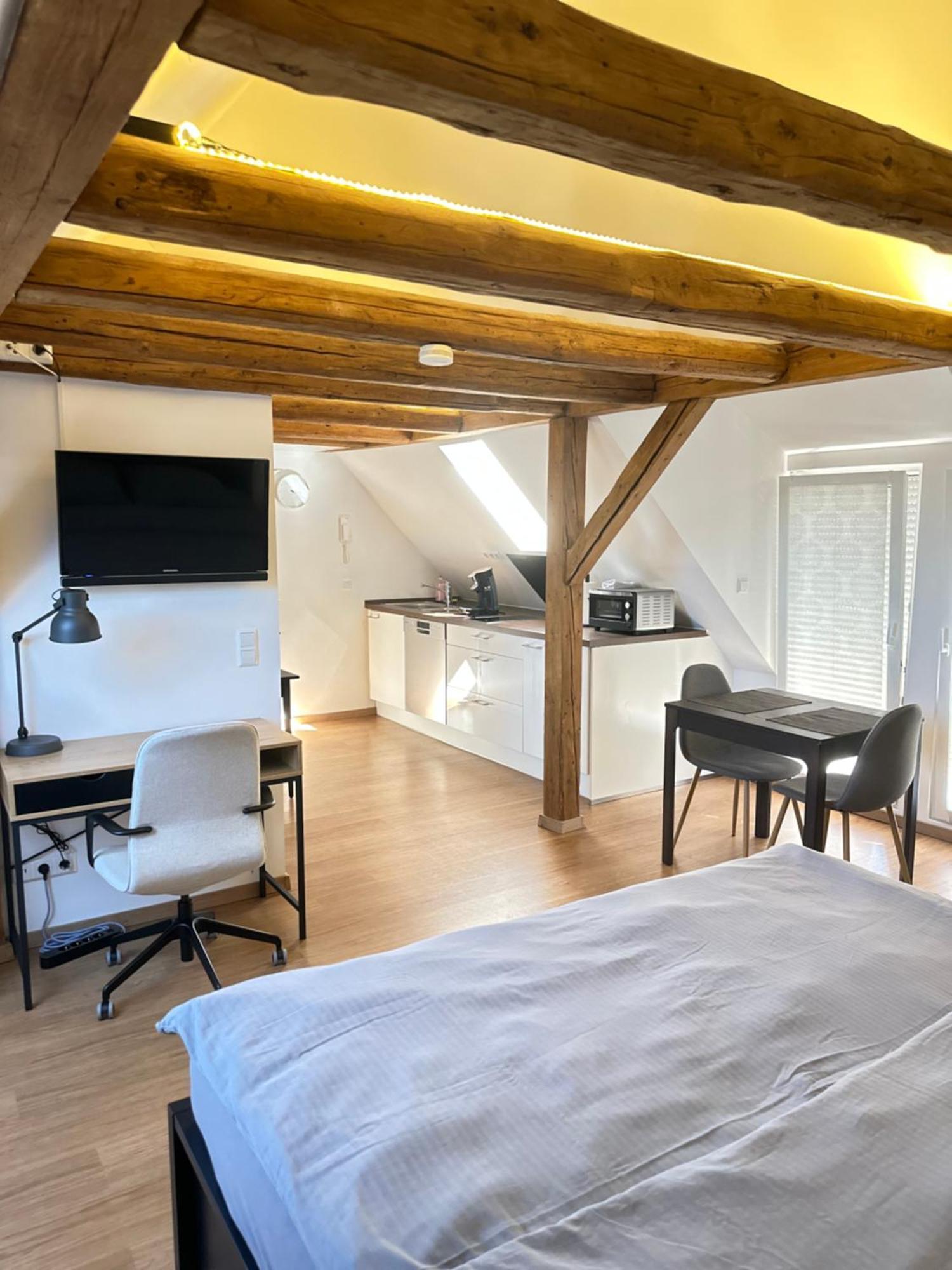 1 Zimmer Wohnung Dg Mit Klimaanlage Und Kleinen Balkon Oedheim Екстер'єр фото
